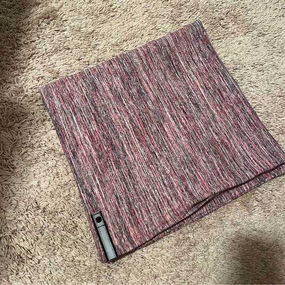 LULULEMON VINYASA SCARF SPACE DYE CAMO BERRY - Picture 5 of 10